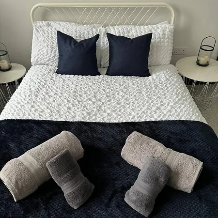 Daire Lowther - 2 Bedrooms - Sleeps 4 Whitehaven